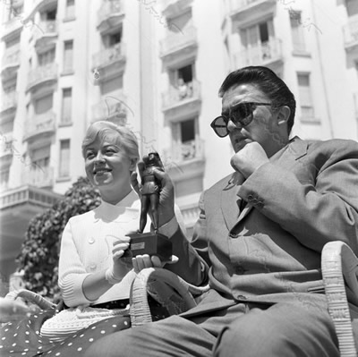 Con Giulietta Masina. Cannes, 1957