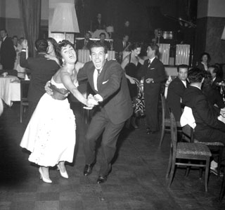 Giancolombo balla con Silvana Pampanini durante la Settimana del cinema italiano in URSS, Mosca 1956