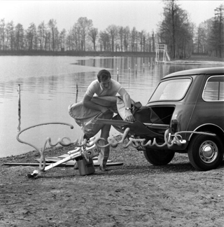 Folding dinghy. Lago Malaspina, 1965