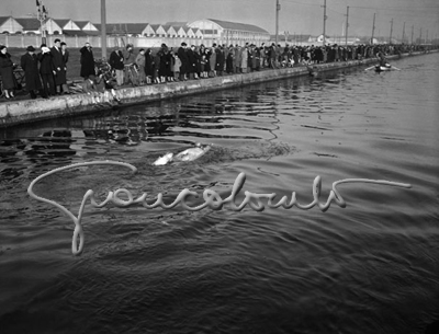 Winter swimming contest. Naviglio, 1949