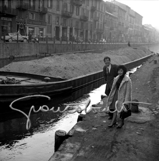 Singer Giorgio Gaber. Naviglio Grande, 1964