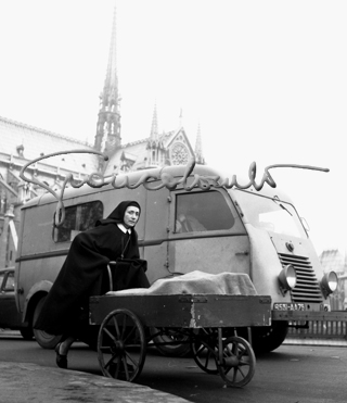 Suora della sussistenza, Parigi, 1953
