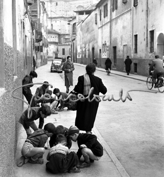 Giochi di bambini per le vie di Parma, 1951