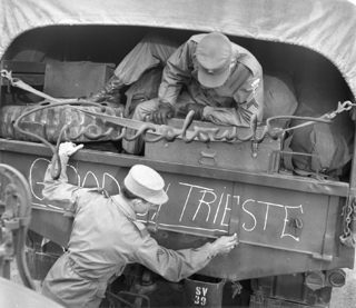 Le truppe americane si ritirano da Trieste, 1954