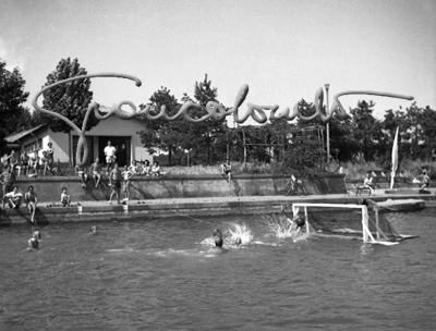 Partita di pallanuoto all'Idroscalo. Milano, novembre 1948