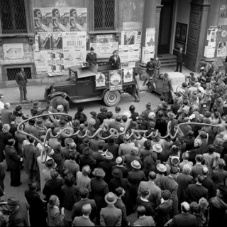 Propaganda elettorale per le strade di Milano. 1948