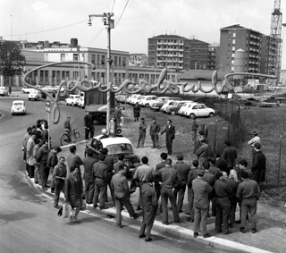 Comizio elettorale del P.C.I. . Milano, 1963